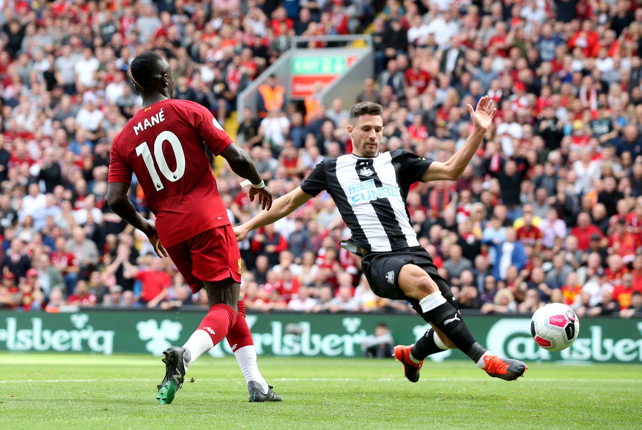 一边是静谧 一边是静谧