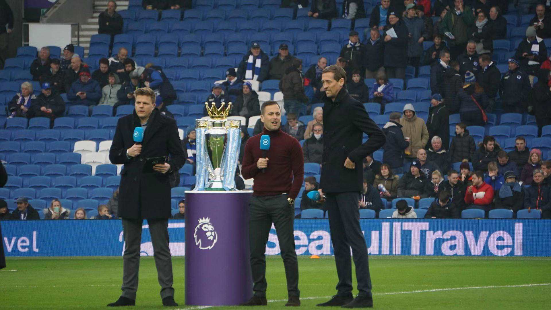 与曼联之间 与曼联之间